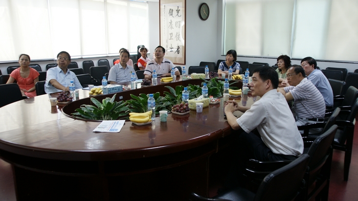 2010年9月15日上海商投集團(tuán)王董、沈董蒞臨我院參觀！